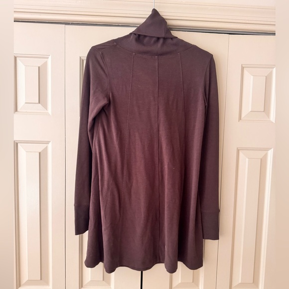 Medium Cabi Long Tunic-like Cowl Neck Sweater - Picture 2 of 2